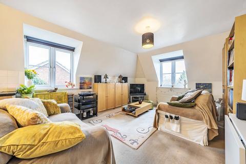 2 bedroom flat for sale, Burpham, Guildford GU1