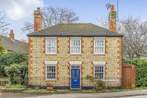 3 bedroom detached house for sale, Marlborough Street, Faringdon, Oxfordshire, SN7