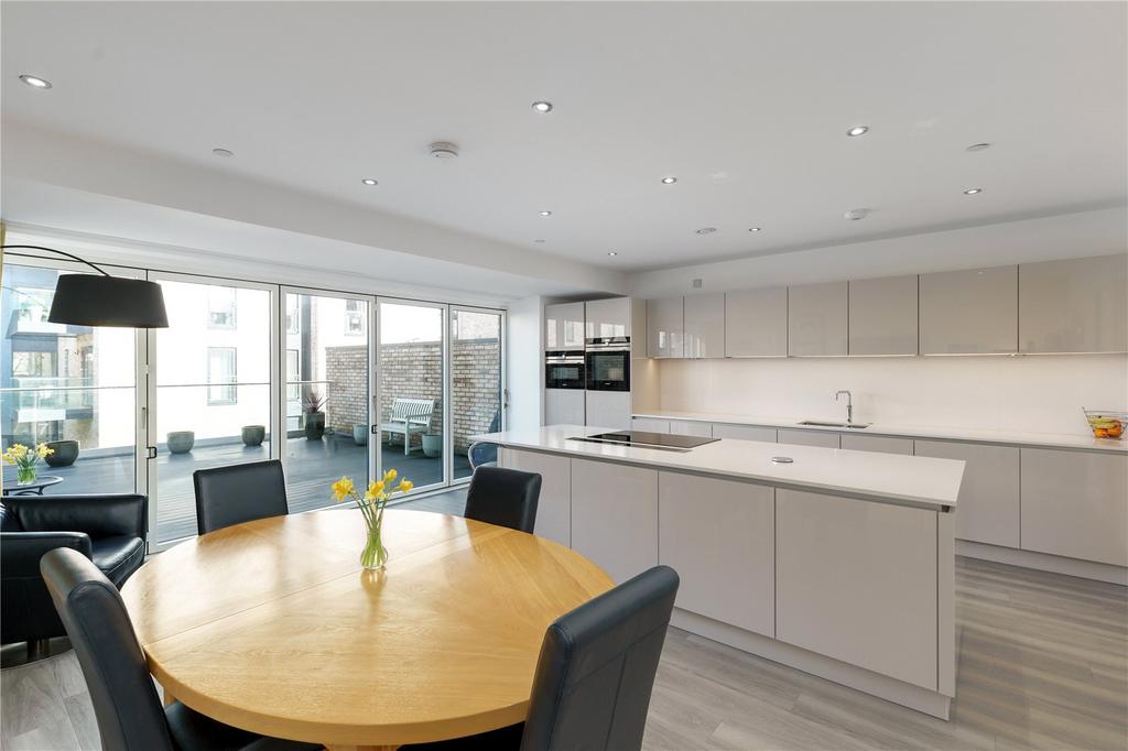 Kitchen/Dining