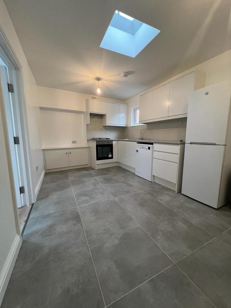 A Brand New 1 Bedroom Flat For Rent in N15