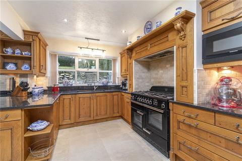 5 bedroom detached house for sale, St. Giles Garth, Leeds, West Yorkshire, LS16