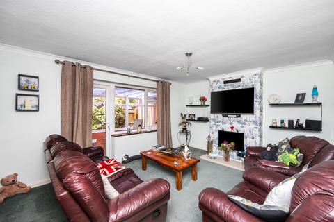 47 Wolverton Gardens, Horley, RH6 7LZ