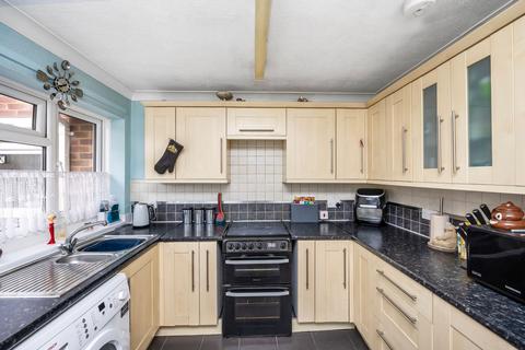 47 Wolverton Gardens, Horley, RH6 7LZ