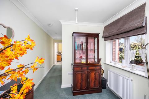 47 Wolverton Gardens, Horley, RH6 7LZ