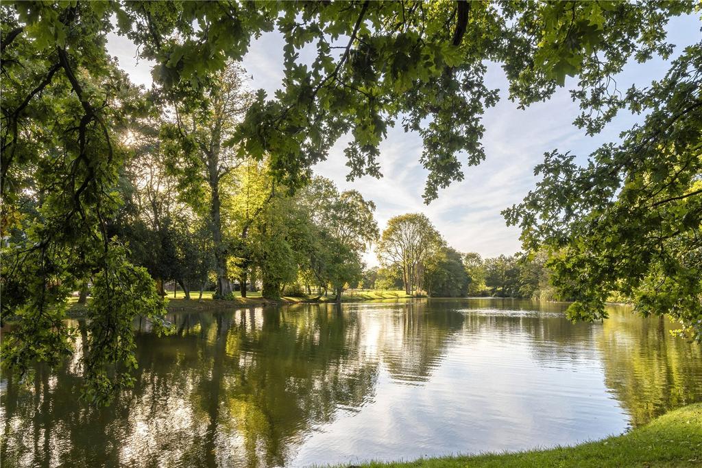 Dorfold Hall Lake