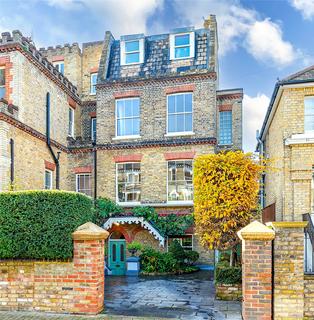 5 bedroom semi-detached house for sale - Vardens Road, London, SW11
