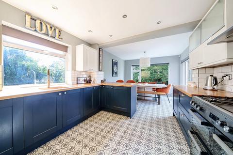 1 Vicarage Close, Ruislip, HA4 7TD