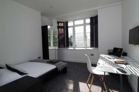 2 bedroom apartment to rent, Queen Anne Terrace, Plymouth, Plymouth