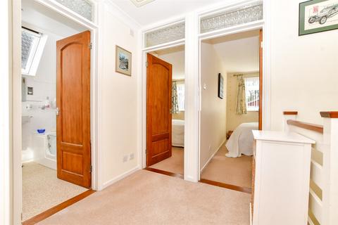 13 High Beeches, Banstead, SM7 1NB