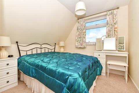 13 High Beeches, Banstead, SM7 1NB