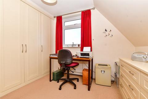 13 High Beeches, Banstead, SM7 1NB