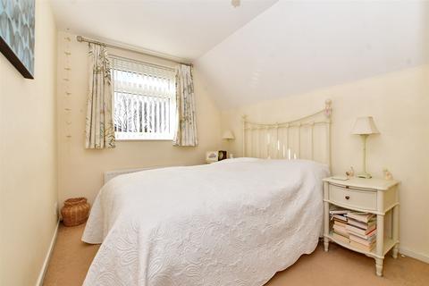 13 High Beeches, Banstead, SM7 1NB