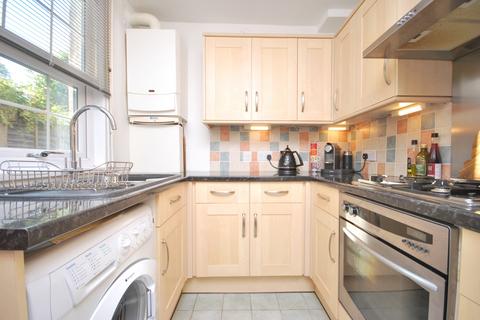 2 bedroom semi-detached house to rent, Recreation Road Bromley BR2