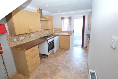 2 bedroom terraced house to rent, Balbedie Avenue, Lochore, KY5