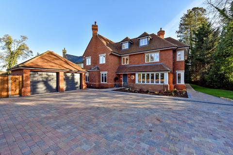 5 bedroom detached house to rent - Knottocks Drive, Beaconsfield, HP9
