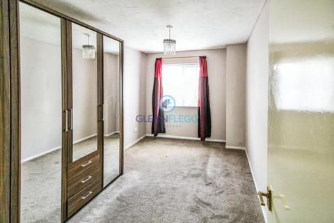 2 bedroom apartment to rent, Littlebrook Avenue, Burnham