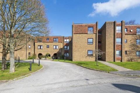 2 bedroom apartment to rent, Guildford GU4