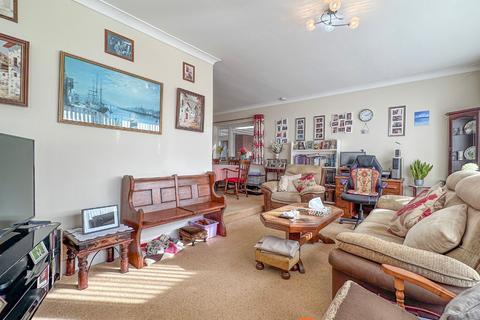 3 bedroom detached bungalow for sale, The Lawns, 1 NG23