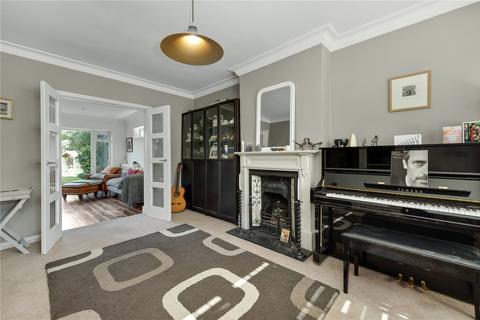 27 Vine Road, East Molesey, KT8 9LF