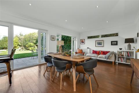 27 Vine Road, East Molesey, KT8 9LF