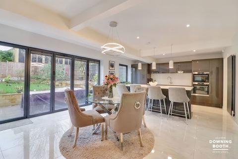 9 Gaialands Crescent, Lichfield, WS13 7LU
