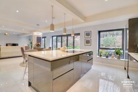 9 Gaialands Crescent, Lichfield, WS13 7LU
