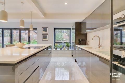 9 Gaialands Crescent, Lichfield, WS13 7LU