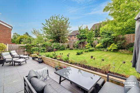 9 Gaialands Crescent, Lichfield, WS13 7LU