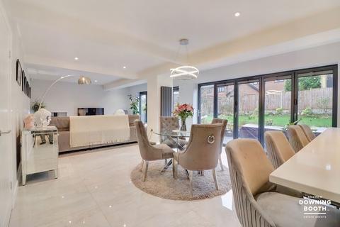 9 Gaialands Crescent, Lichfield, WS13 7LU