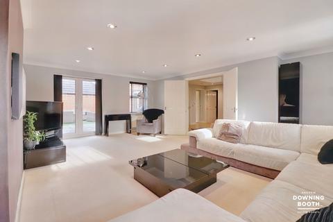 34 Lawrence Way, Lichfield, WS13 6RD