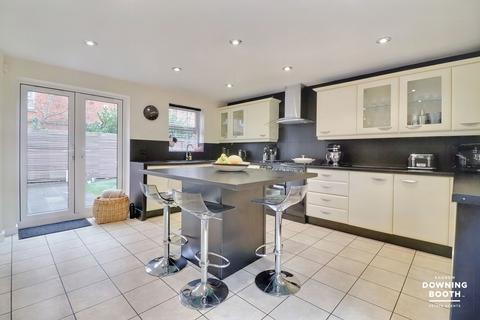 34 Lawrence Way, Lichfield, WS13 6RD