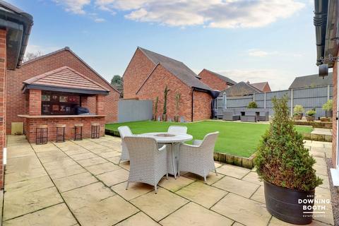 12 Hamstall Close, Streethay, Lichfield, WS13 8GF