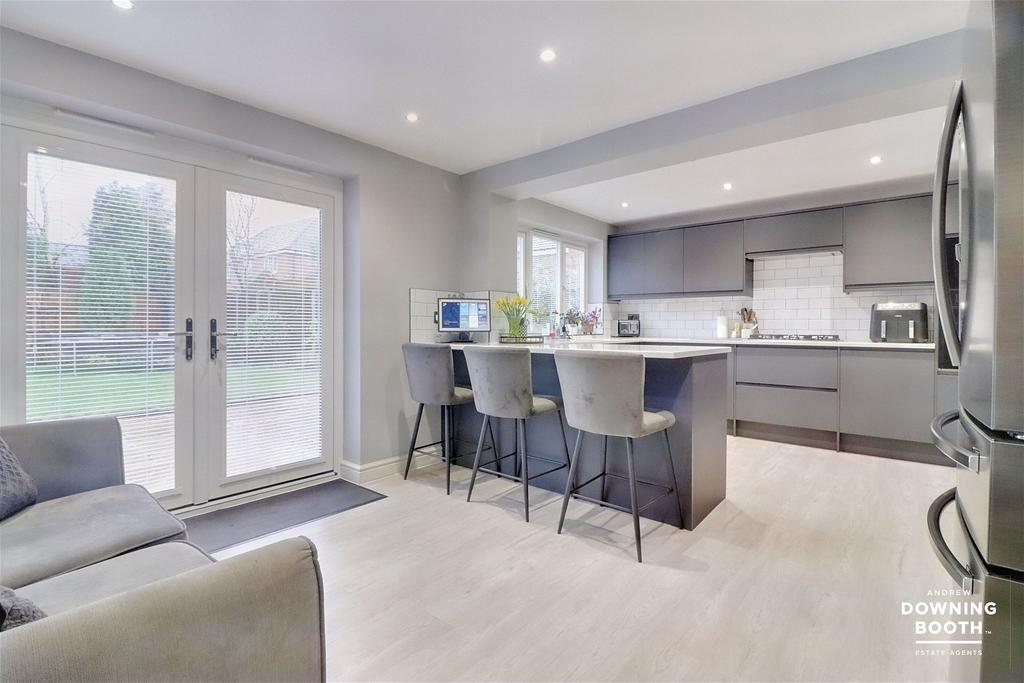 Cheshire Close, Burntwood WS7 4 bed detached house for sale £575,000