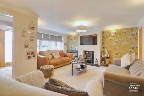 4 bedroom detached house for sale, Irving Close, Lichfield WS13
