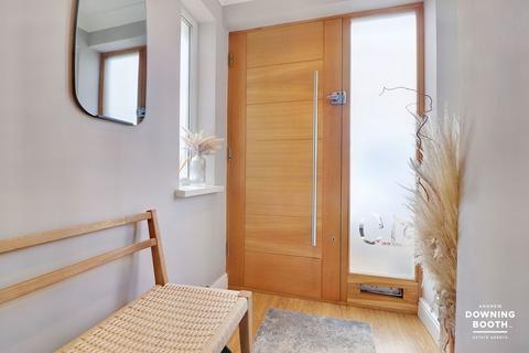 10 Irving Close, Lichfield, WS13 7EN