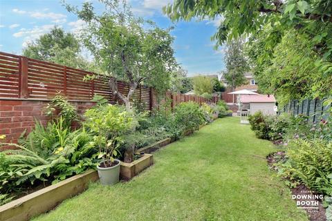 4 bedroom end of terrace house for sale, Gaia Lane, Lichfield WS13