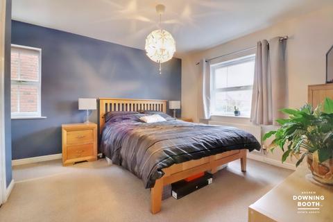 12 Thropp Close, Lichfield, WS13 8FP