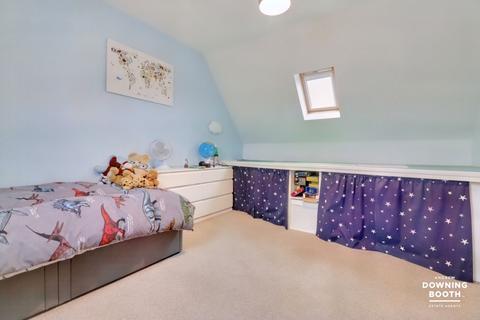 12 Thropp Close, Lichfield, WS13 8FP