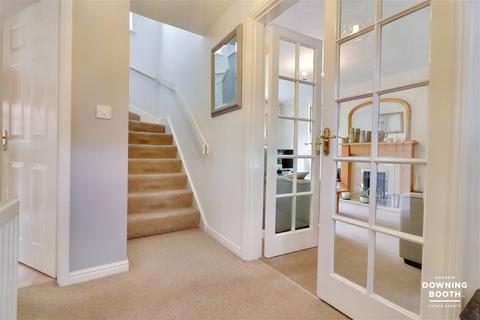 18 Alesmore Meadow, Lichfield, WS13 8FD