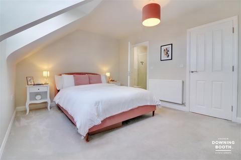 24 Taylor Way, Lichfield, WS13 6US