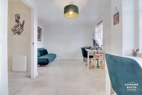 24 Taylor Way, Lichfield, WS13 6US