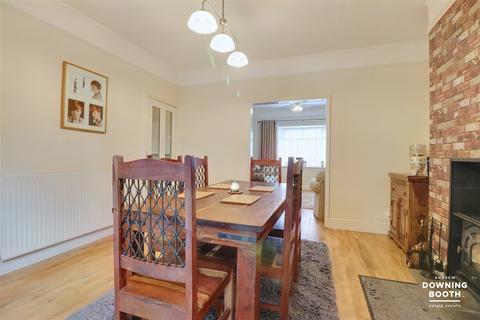 4 bedroom terraced house for sale, Trent Valley Road, Lichfield WS13