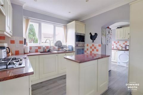 3 bedroom detached house for sale, Rowan Drive, Rugeley WS15