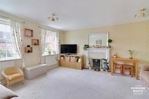 3 bedroom end of terrace house for sale, Williams Avenue, Lichfield WS13