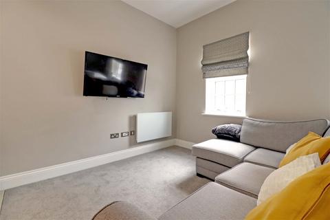 2 bedroom apartment for sale - Beatrice Court, Lichfield WS13