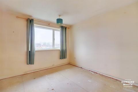 24 Netherbridge Avenue, Lichfield, WS14 9UF