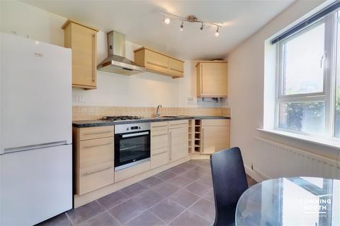 2 bedroom flat for sale - Pear Tree Close, Lichfield WS14