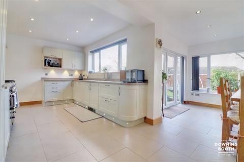 17 Anson Avenue, Lichfield, WS13 7EU