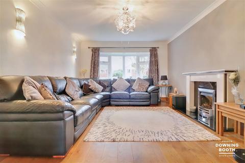 17 Anson Avenue, Lichfield, WS13 7EU