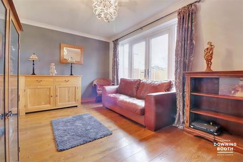 17 Anson Avenue, Lichfield, WS13 7EU
